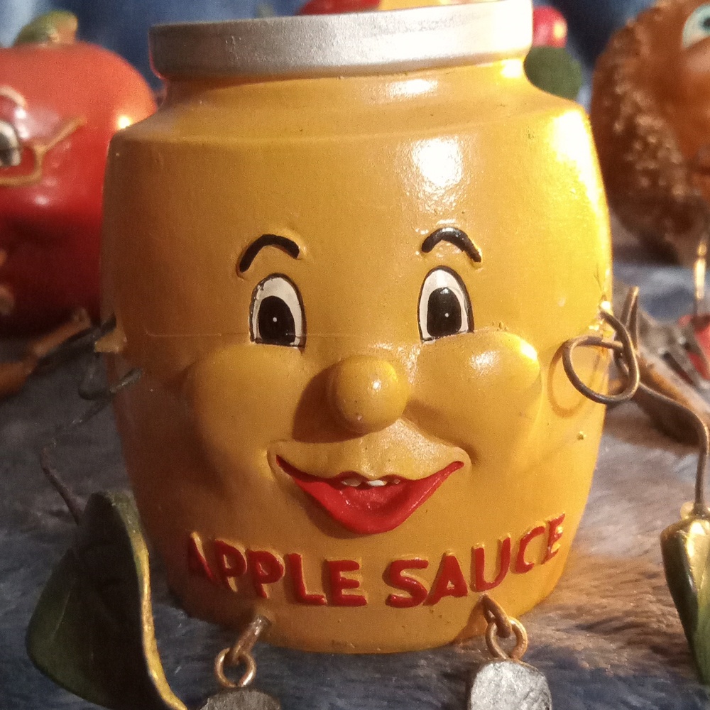 VINTAGE MR. APPLE SAUCE SHELF SITTER 💥BUNDLE AND GET ALL 6/$70💥